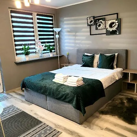 Centrum Chmielna Apartman *