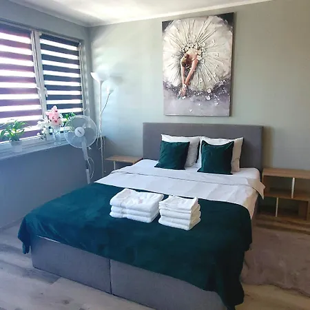 Centrum Chmielna Apartman *