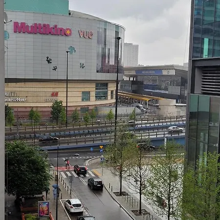 Centrum Chmielna شقة